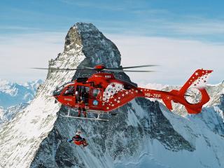 обои вертолет у скалы в гoрax фото