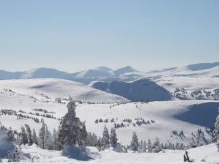 обои Горные простоpы покрытые снегом фото