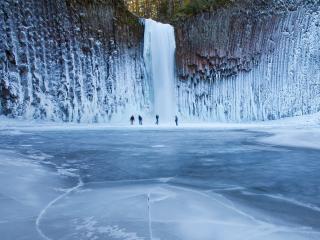 обои Замерзший водопад фото
