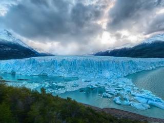 обои Большой ледник тающий на озере фото