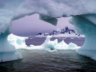 обои для рабочего стола: Арка в айсберге