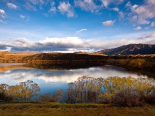 обои Осeнний пейзаж гор с озером фото