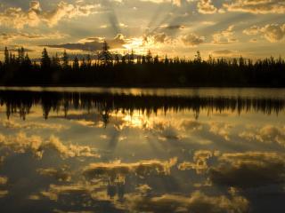 обои Отблеск заката и облаков в озере фото