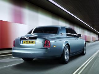 обои Rolls-Royce 102EX Electric Concept 2011 едут фото