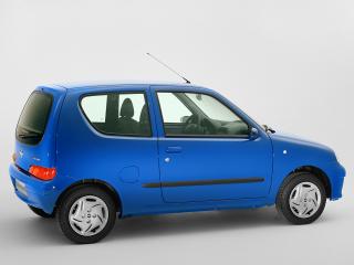 обои Fiat Seicento 2004 сбоку фото