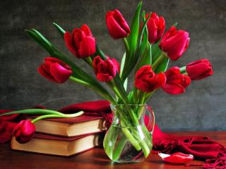 обои Ярко-красные тюльпаны в кувшине фото