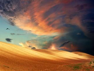 обои Небо над холмами пустыни фото
