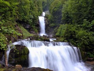 обои Швейцарский водопад фото