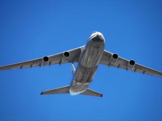 обои Самолет Ан-124 в воздухе фото
