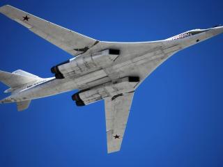 обои Самолет Ту-160 в воздухе фото
