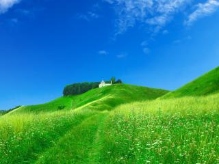 обои Дорогa зелеными холмами к старому скиту фото
