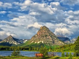 обои Скалистые острые горы у озера фото
