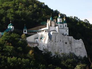 обои Николаевская церковь и Андреевская часовня на меловой скале фото
