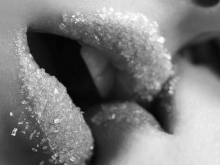 обои Поцелуй сахарных губ фото