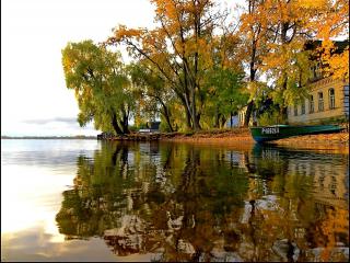 обои Осеннее утро на берегу озера фото