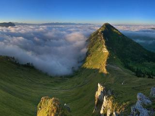 обои Альпы в облаках фото