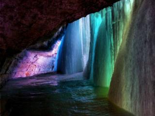 обои Цветной замерзший водопад фото