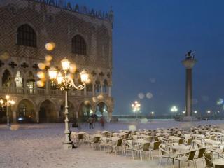 обои для рабочего стола: Зимние фонари Венеции