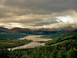 обои Озеро loch garry в Шотландии фото