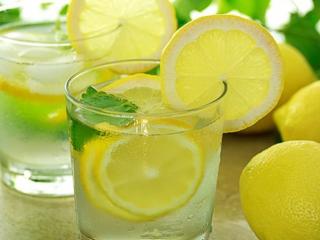 обои Лимоны и лимонный напиток фото