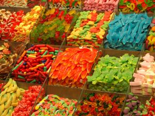 обои Обилие разноцветных конфет фото