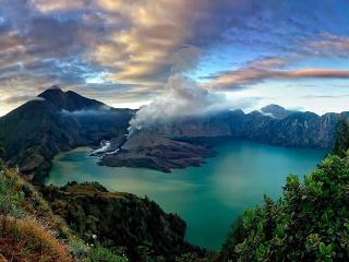 обои Красивый вулкан в Индонезии фото