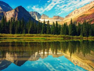 обои Зеркальное отражение горы в озере фото