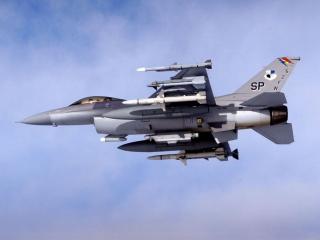 обои Главной особенностью F-16 стала интегральная аэродинамическая компановка фото