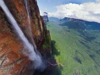 обои Водопад Дракон в Венесуэле фото