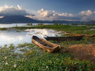 обои Вечер на озере Батур. Остров Бали,   Индонезия фото