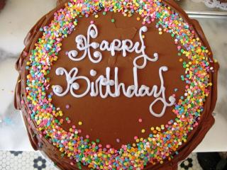обои для рабочего стола: Шоколадный тортик к дню рождения