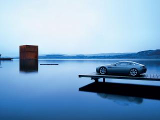 обои Aston Martin на мостике фото