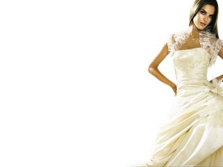 обои Alessandra Ambrosio в свадебном платье фото