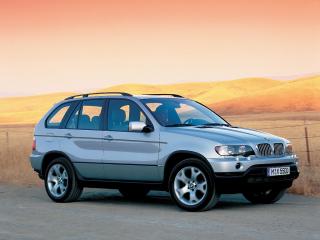 обои BMW x5 на фоне песка фото