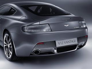 обои Aston Martin - V12 Vantage - сзади фото