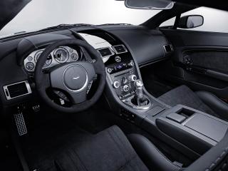 обои для рабочего стола: Салон Aston Martin - V12 Vantage