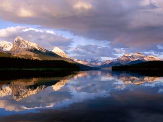 обои Maligne Lake, Jasper National Park, Alberta, Canada фото