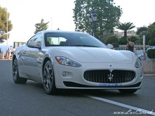 обои Maserati grand turismo фото
