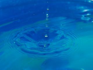 обои Droplet of water фото