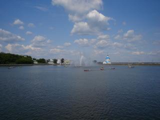 обои Чебоксарский залив с фонтаном фото