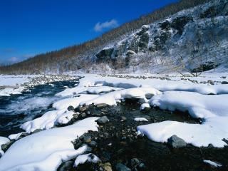 обои Бурлящий ручей зимой в Китае фото