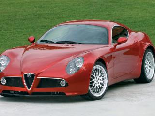 обои для рабочего стола: Alfa Romeo 8C Competizione 2007–08 передок боком