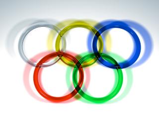 обои Пяти пластиковых трёхмерных олимпийских колец фото