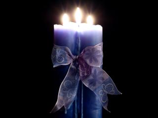 обои Голубая свеча в новогоднюю ночь фото