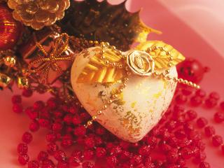 обои Бело-золотое сердечко с позолоченными лепестками розы фото