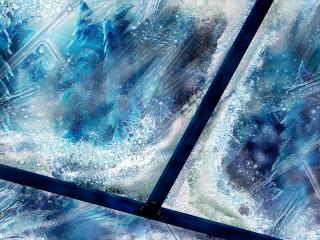обои Замерзшее окно в новогоднюю ночь с синей рамой фото