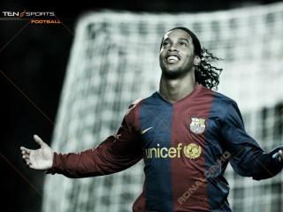 обои Ronaldinho радуется голу фото