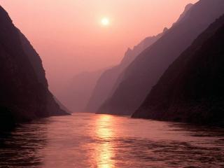 обои Красный рассвет над рекой Китая фото