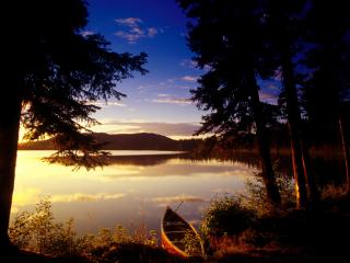 обои Озеро в лесу вечером, Канада фото