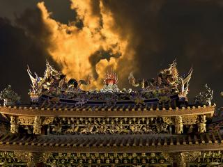 обои Огненное небо над китайским домом фото